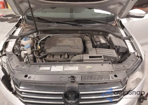 2015 Volkswagen Passat 1.8T S из США, поврежденный, VIN 1VWAS7A31FC102749